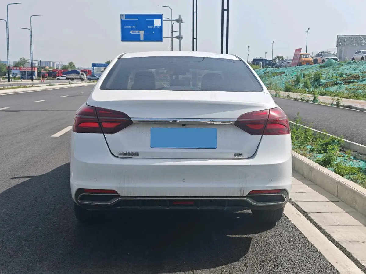 2019 Geely Emgrand 1.5L 109HP L4 5MT,autocango,china used car exporter,china ev exporter,chinese used car exporter,chinese used ev exporter