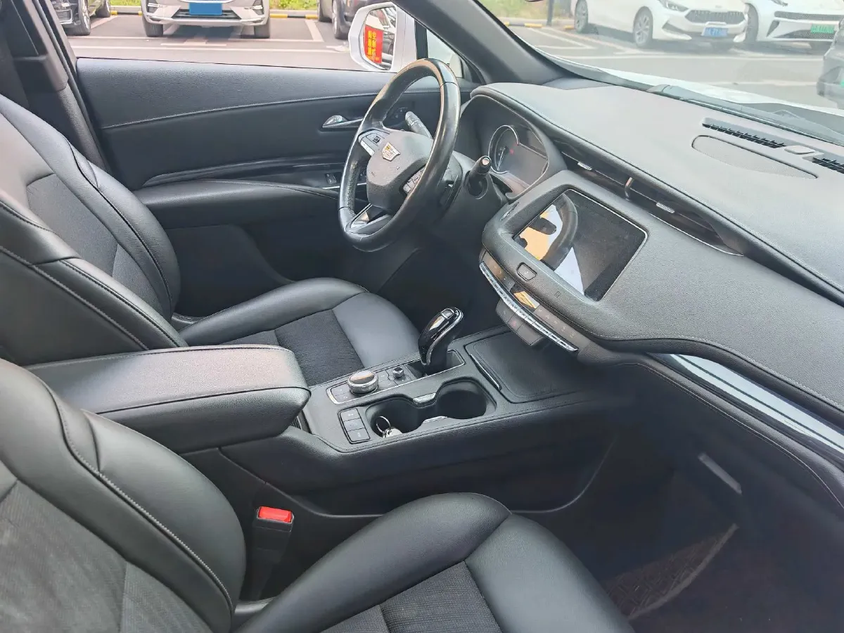 2021 Cadillac XT4 2.0T 237HP L4 9AT,autocango,china used car exporter,china ev exporter,chinese used car exporter,chinese used ev exporter