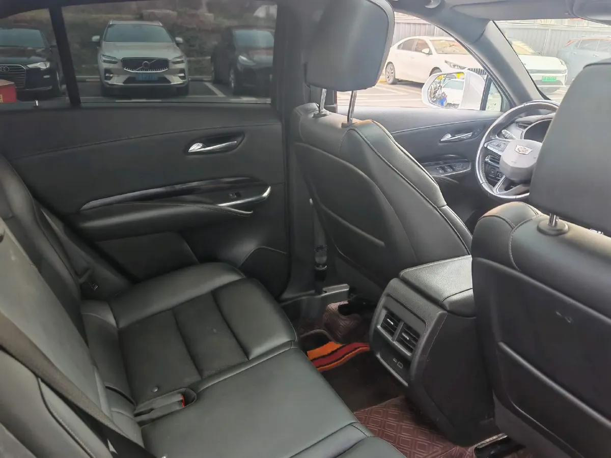 2021 Cadillac XT4 2.0T 237HP L4 9AT,autocango,china used car exporter,china ev exporter,chinese used car exporter,chinese used ev exporter