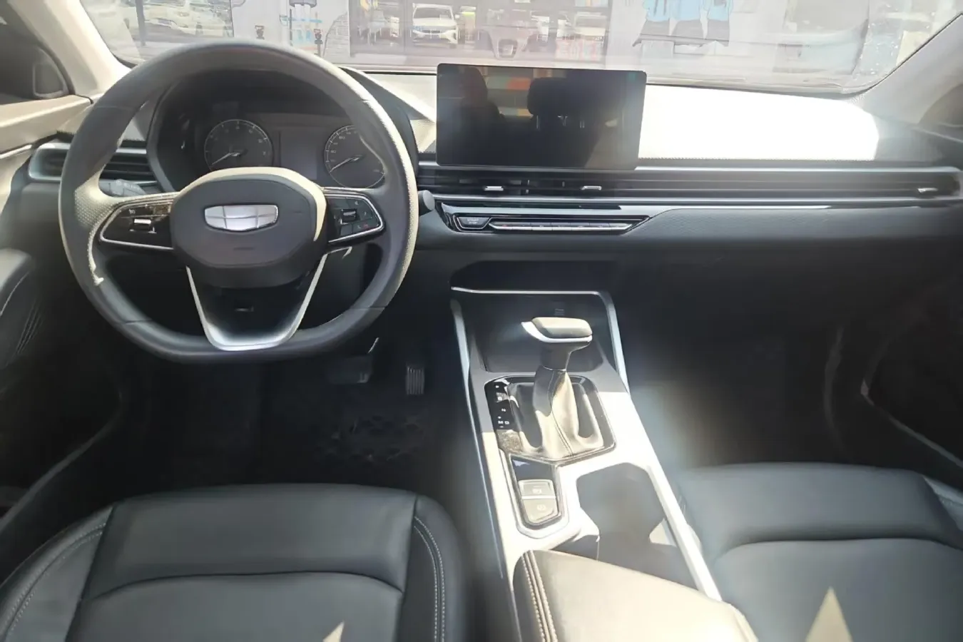 2025 Geely Emgrand 1.5L 127HP L4 CVT,autocango,china used car exporter,china ev exporter,chinese used car exporter,chinese used ev exporter