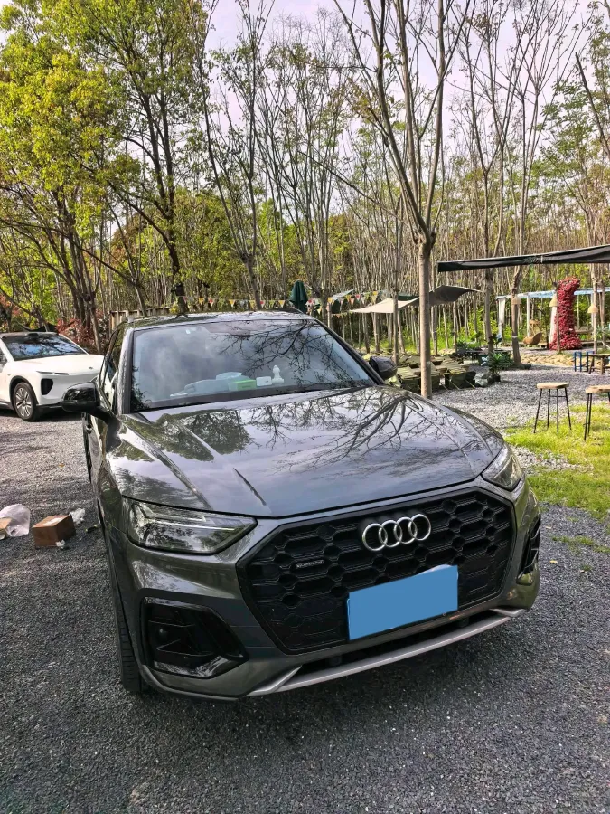 2021 Audi Q5L 2.0T 190HP L4 7DCT,autocango,china used car exporter,china ev exporter,chinese used car exporter,chinese used ev exporter