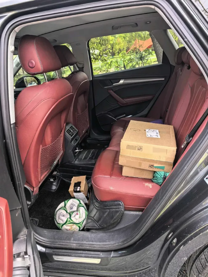 2021 Audi Q5L 2.0T 190HP L4 7DCT,autocango,china used car exporter,china ev exporter,chinese used car exporter,chinese used ev exporter