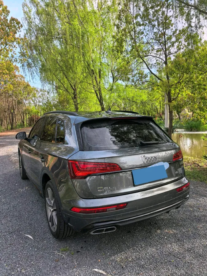 2021 Audi Q5L 2.0T 190HP L4 7DCT,autocango,china used car exporter,china ev exporter,chinese used car exporter,chinese used ev exporter