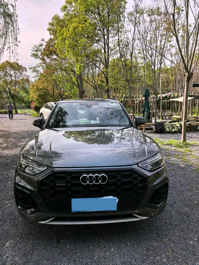 2021 Audi Q5L 2.0T 190HP L4 7DCT,autocango,china used car exporter,china ev exporter,chinese used car exporter,chinese used ev exporter