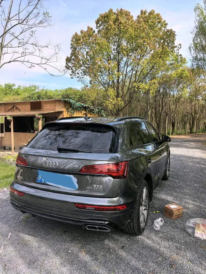 2021 Audi Q5L 2.0T 190HP L4 7DCT,autocango,china used car exporter,china ev exporter,chinese used car exporter,chinese used ev exporter
