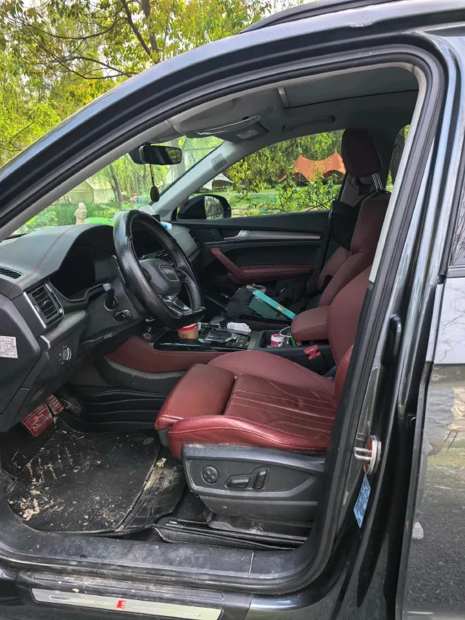 2021 Audi Q5L 2.0T 190HP L4 7DCT,autocango,china used car exporter,china ev exporter,chinese used car exporter,chinese used ev exporter