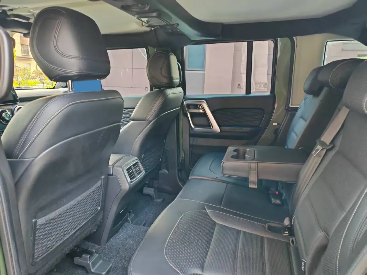 2018 Beijing BJ40 2.3T 250HP L4 6AT,autocango,china used car exporter,china ev exporter,chinese used car exporter,chinese used ev exporter