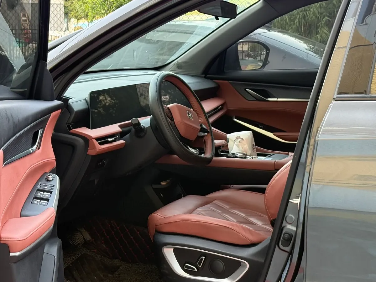 2023 ChangAn CS75 Plus 1.5T 188HP L4 8AT,autocango,china used car exporter,china ev exporter,chinese used car exporter,chinese used ev exporter