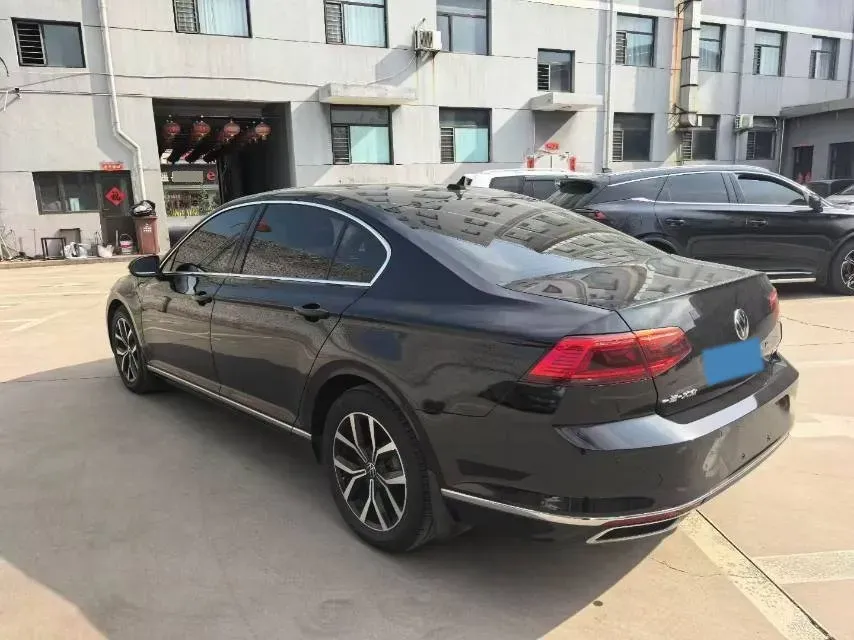 2020 Volkswagen Magotan 2.0T 186HP L4 7DCT,autocango,china used car exporter,china ev exporter,chinese used car exporter,chinese used ev exporter