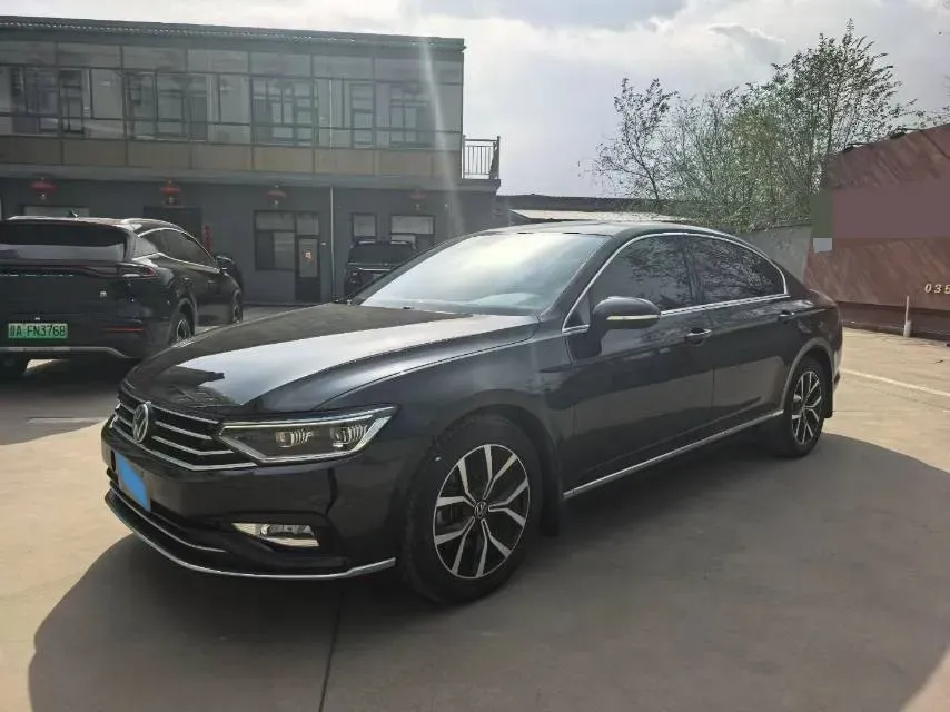 2020 Volkswagen Magotan 2.0T 186HP L4 7DCT,autocango,china used car exporter,china ev exporter,chinese used car exporter,chinese used ev exporter