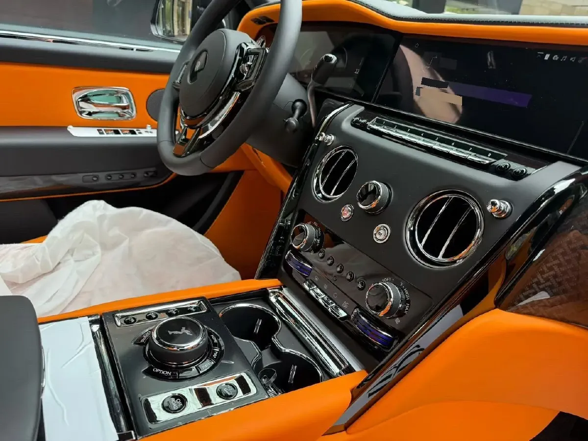 2024 Rolls-Royce Cullinan 6.7T 600HP V12 8AT,autocango,china used car exporter,china ev exporter,chinese used car exporter,chinese used ev exporter