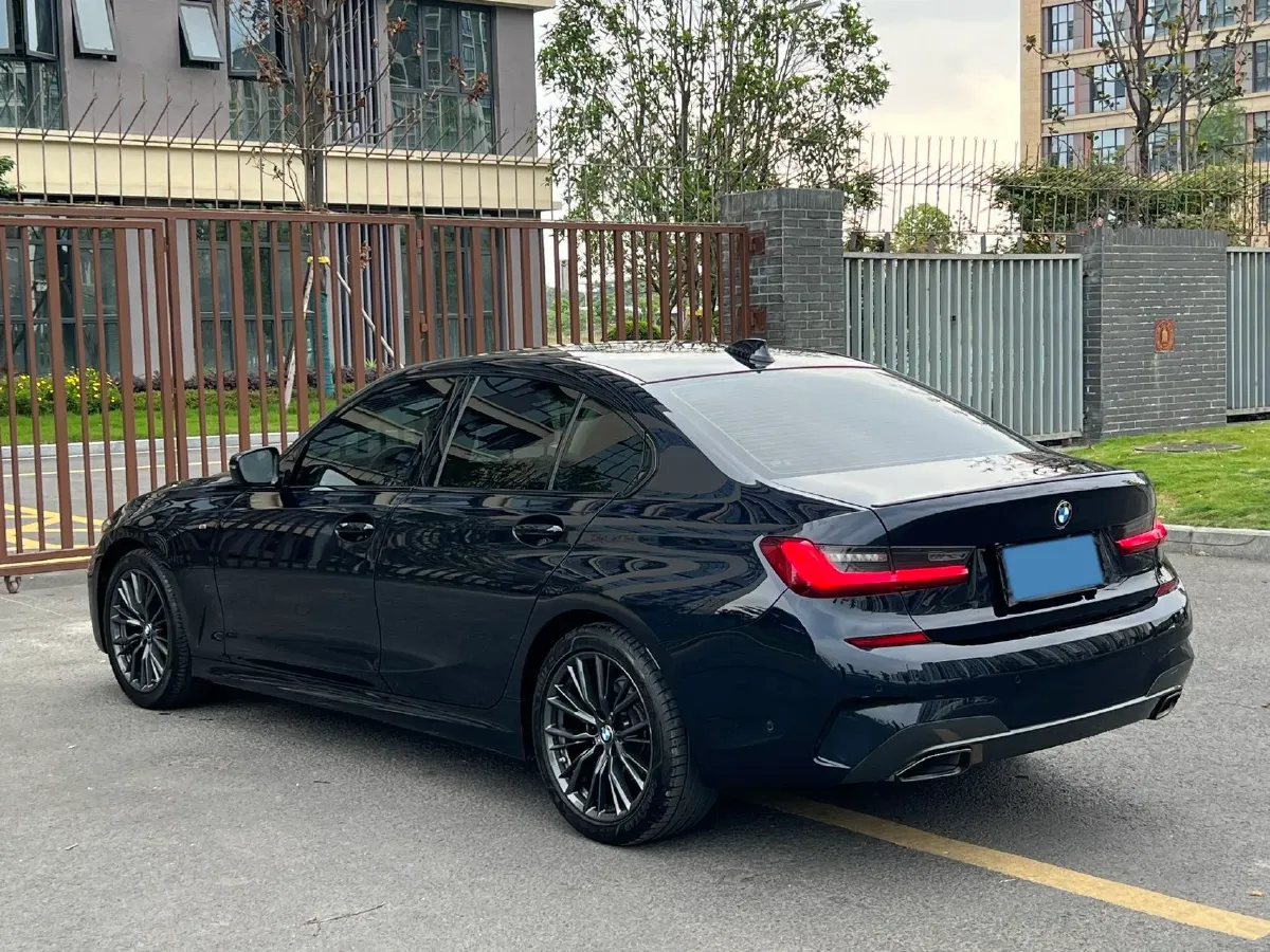 2022 BMW 3 Series 2.0T 184HP L4 8AT,autocango,china used car exporter,china ev exporter,chinese used car exporter,chinese used ev exporter