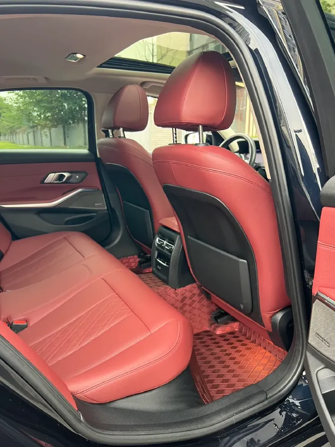 2022 BMW 3 Series 2.0T 184HP L4 8AT,autocango,china used car exporter,china ev exporter,chinese used car exporter,chinese used ev exporter