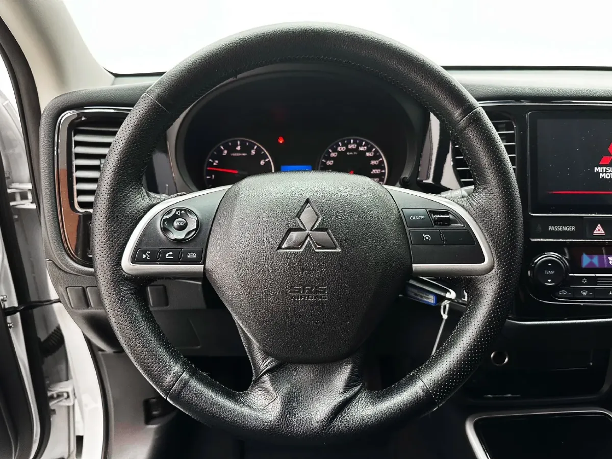 2021 Mitsubishi Outlander 2.0L 166HP L4 CVT,autocango,china used car exporter,china ev exporter,chinese used car exporter,chinese used ev exporter