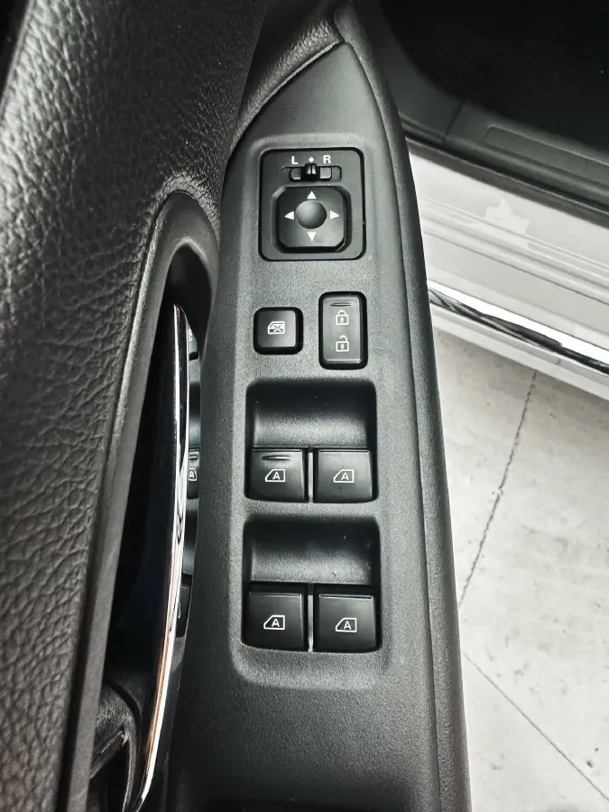 2021 Mitsubishi Outlander 2.0L 166HP L4 CVT,autocango,china used car exporter,china ev exporter,chinese used car exporter,chinese used ev exporter