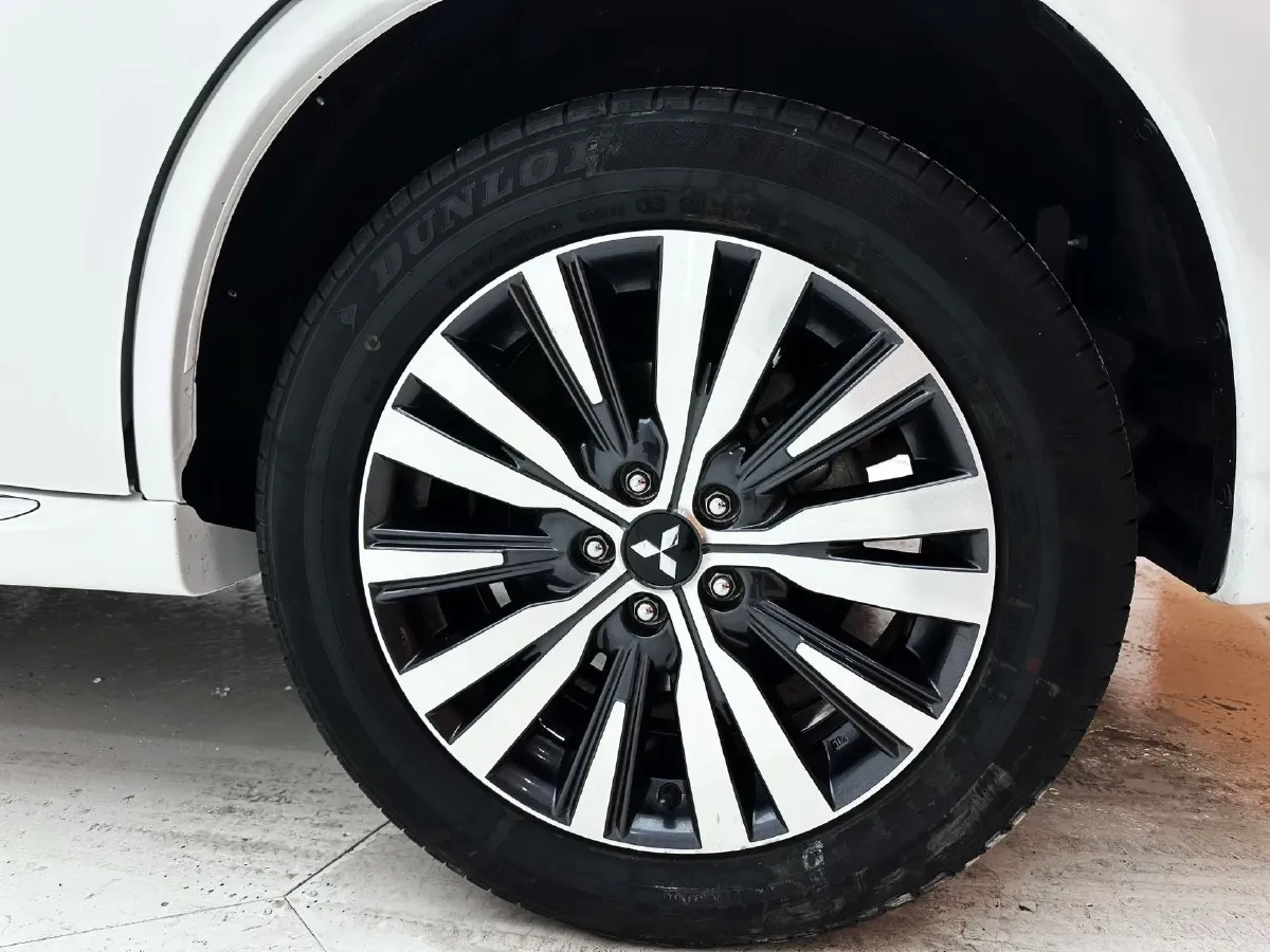 2021 Mitsubishi Outlander 2.0L 166HP L4 CVT,autocango,china used car exporter,china ev exporter,chinese used car exporter,chinese used ev exporter