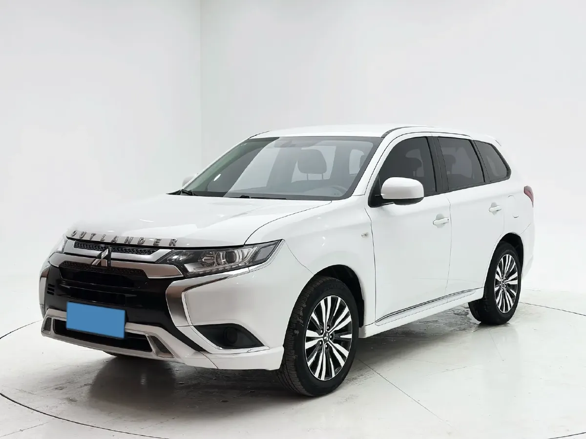 2021 Mitsubishi Outlander 2.0L 166HP L4 CVT,autocango,china used car exporter,china ev exporter,chinese used car exporter,chinese used ev exporter