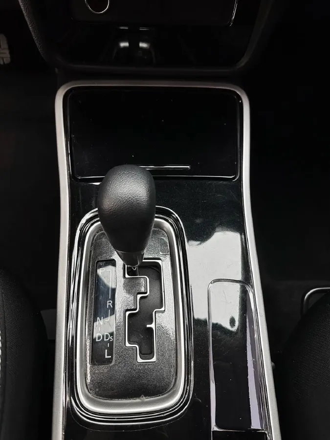 2021 Mitsubishi Outlander 2.0L 166HP L4 CVT,autocango,china used car exporter,china ev exporter,chinese used car exporter,chinese used ev exporter