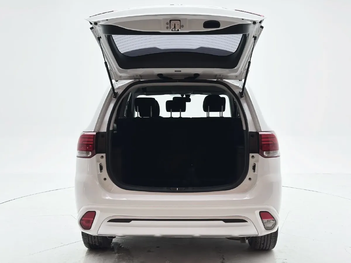 2021 Mitsubishi Outlander 2.0L 166HP L4 CVT,autocango,china used car exporter,china ev exporter,chinese used car exporter,chinese used ev exporter