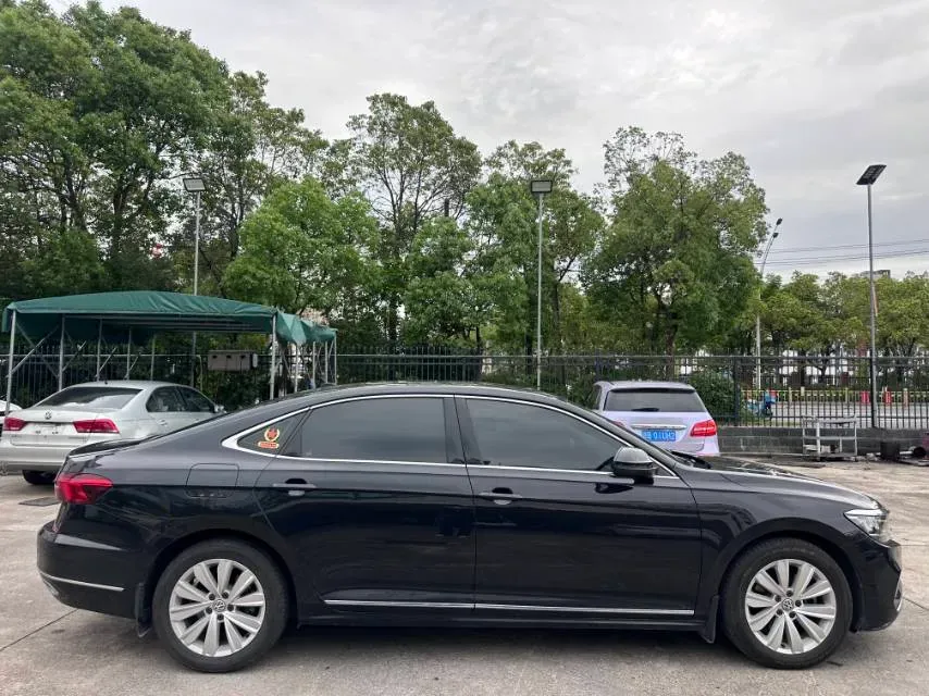 2020 Volkswagen Passat 2.0T 186HP L4 7DCT,autocango,china used car exporter,china ev exporter,chinese used car exporter,chinese used ev exporter