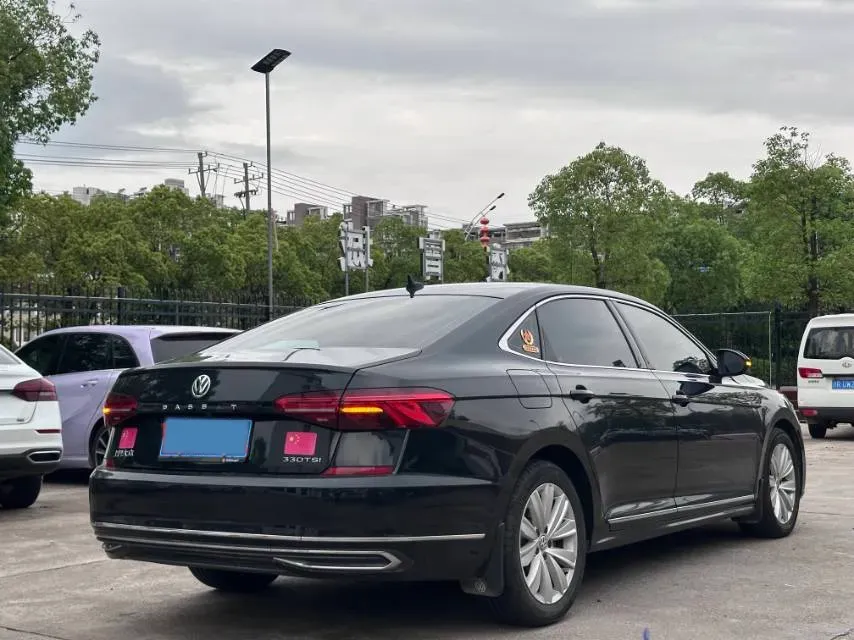 2020 Volkswagen Passat 2.0T 186HP L4 7DCT,autocango,china used car exporter,china ev exporter,chinese used car exporter,chinese used ev exporter