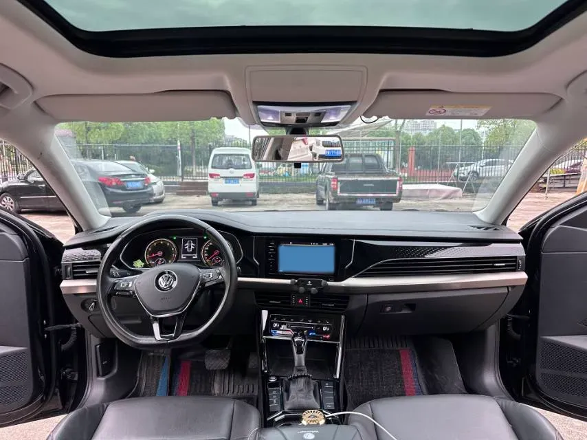 2020 Volkswagen Passat 2.0T 186HP L4 7DCT,autocango,china used car exporter,china ev exporter,chinese used car exporter,chinese used ev exporter