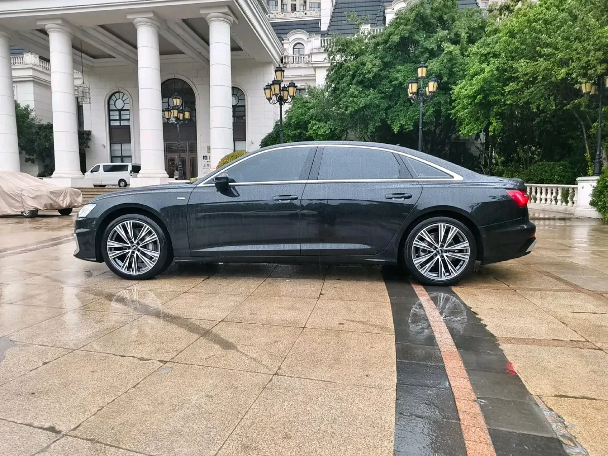 2024 Audi A6L 2.0T 245HP L4 7DCT,autocango,china used car exporter,china ev exporter,chinese used car exporter,chinese used ev exporter