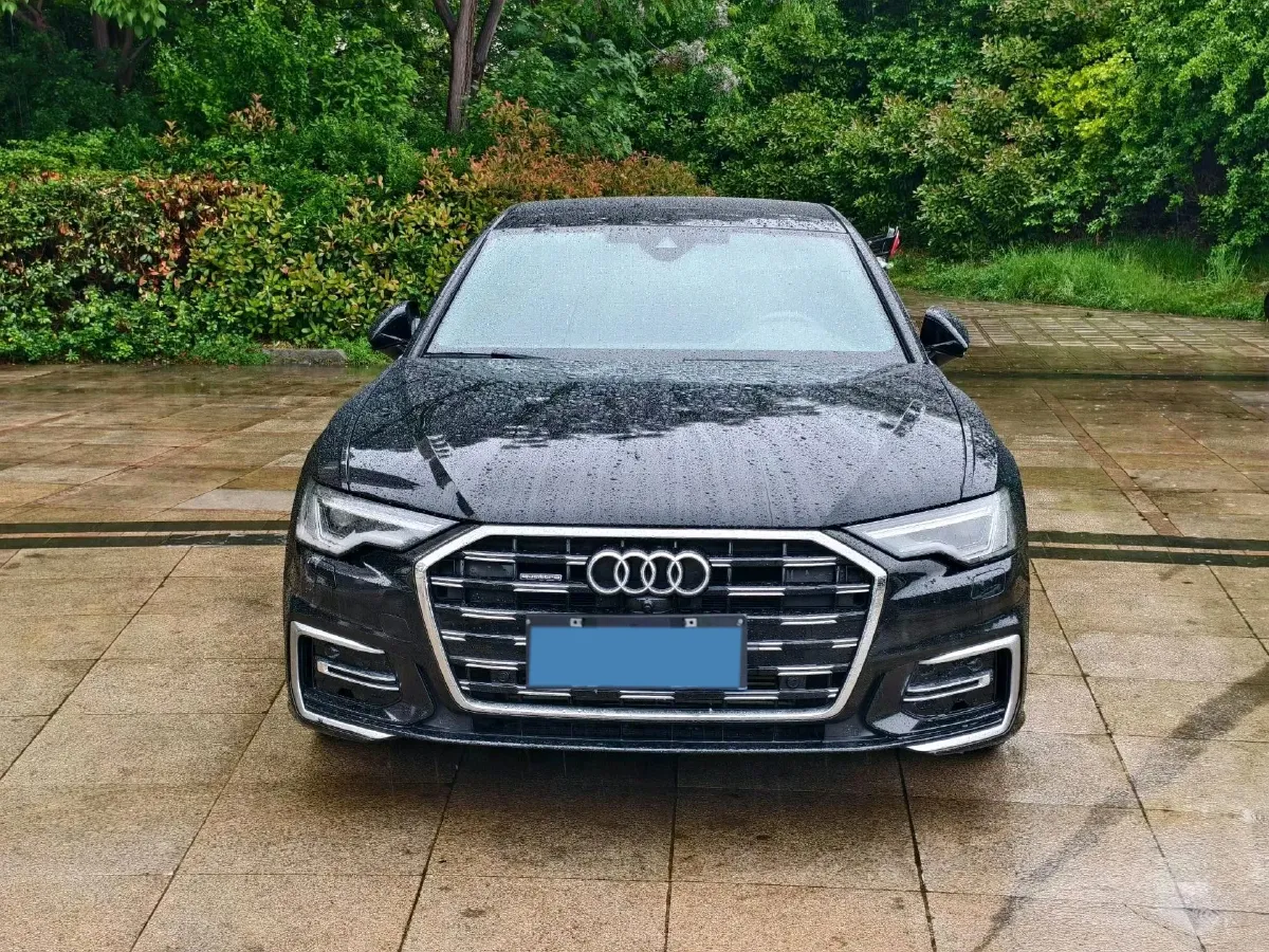 2024 Audi A6L 2.0T 245HP L4 7DCT,autocango,china used car exporter,china ev exporter,chinese used car exporter,chinese used ev exporter