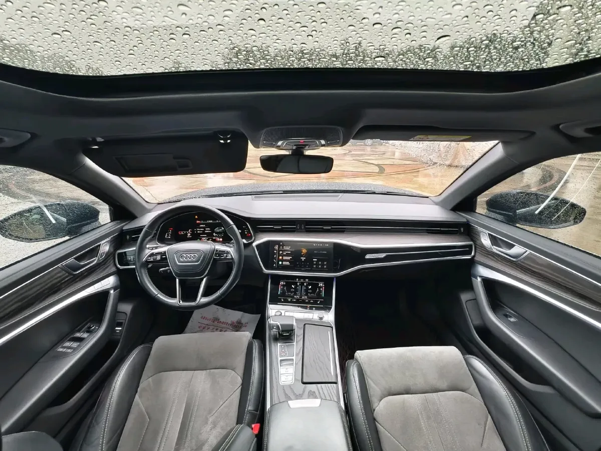 2024 Audi A6L 2.0T 245HP L4 7DCT,autocango,china used car exporter,china ev exporter,chinese used car exporter,chinese used ev exporter