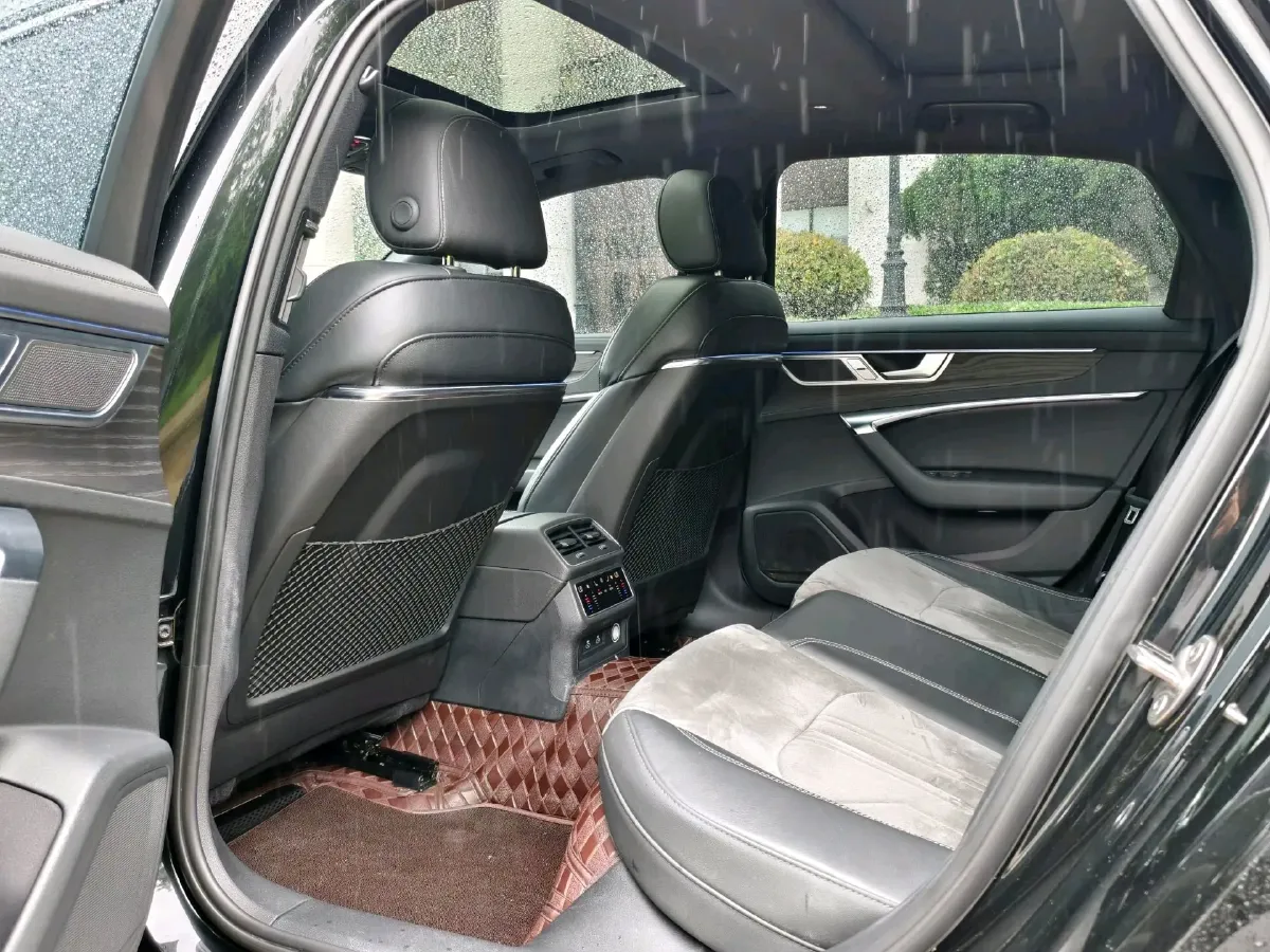 2024 Audi A6L 2.0T 245HP L4 7DCT,autocango,china used car exporter,china ev exporter,chinese used car exporter,chinese used ev exporter