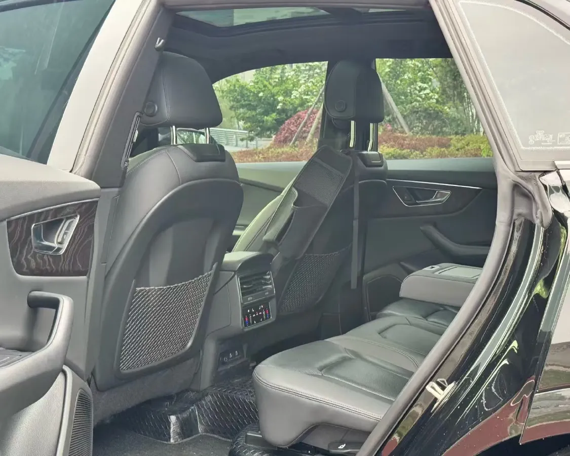 2022 Audi Q8 3.0T 340HP V6 8AT,autocango,china used car exporter,china ev exporter,chinese used car exporter,chinese used ev exporter