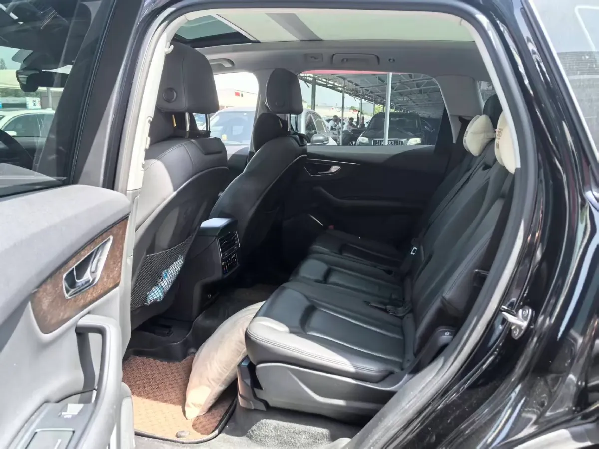 2021 Audi Q7 3.0T 340HP V6 8AT,autocango,china used car exporter,china ev exporter,chinese used car exporter,chinese used ev exporter