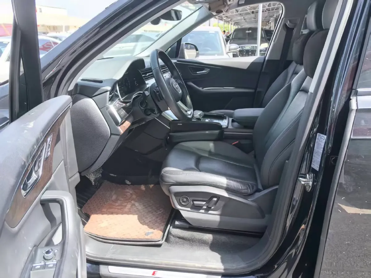 2021 Audi Q7 3.0T 340HP V6 8AT,autocango,china used car exporter,china ev exporter,chinese used car exporter,chinese used ev exporter