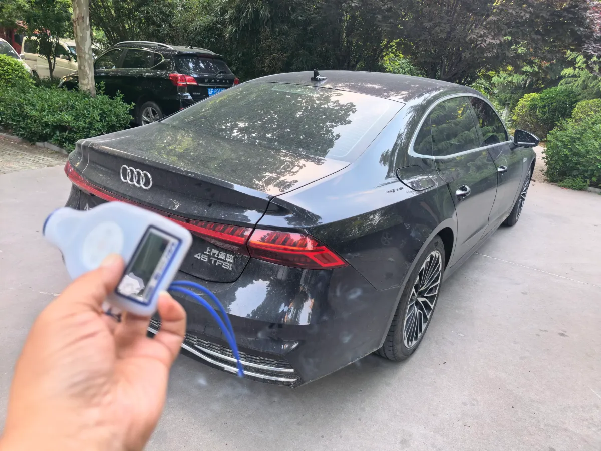 2024 Audi A7L 2.0T 245HP L4 7DCT,autocango,china used car exporter,china ev exporter,chinese used car exporter,chinese used ev exporter
