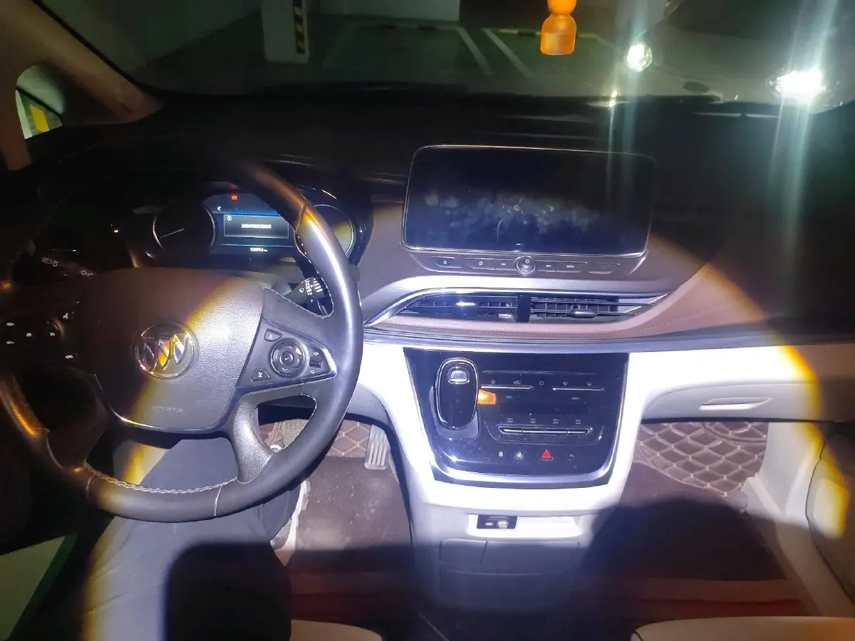 2021 Buick GL8 2.0T 237HP L4 9AT,autocango,china used car exporter,china ev exporter,chinese used car exporter,chinese used ev exporter