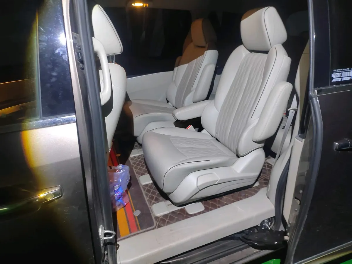 2021 Buick GL8 2.0T 237HP L4 9AT,autocango,china used car exporter,china ev exporter,chinese used car exporter,chinese used ev exporter