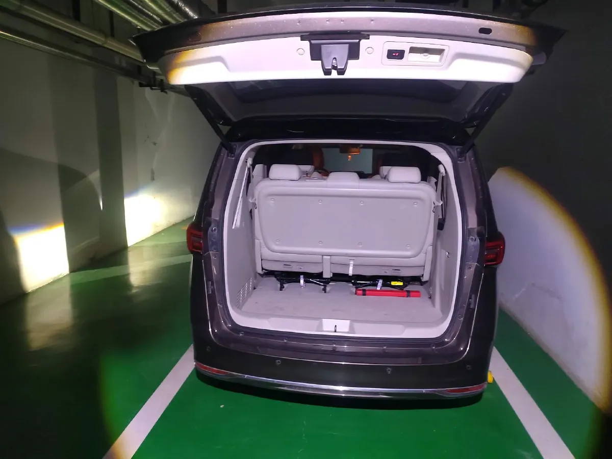 2021 Buick GL8 2.0T 237HP L4 9AT,autocango,china used car exporter,china ev exporter,chinese used car exporter,chinese used ev exporter