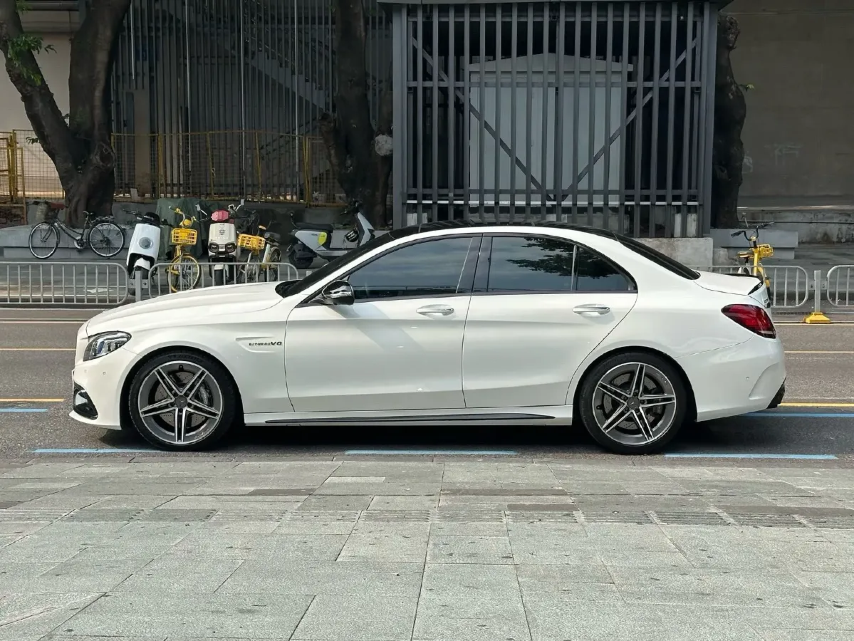 2021 Mercedes-Benz C AMG 4.0T 476HP V8 9AT,autocango,china used car exporter,china ev exporter,chinese used car exporter,chinese used ev exporter