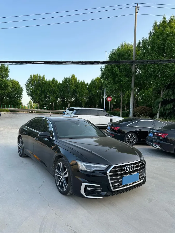 2023 Audi A6L 2.0T 190HP L4 7DCT,autocango,china used car exporter,china ev exporter,chinese used car exporter,chinese used ev exporter