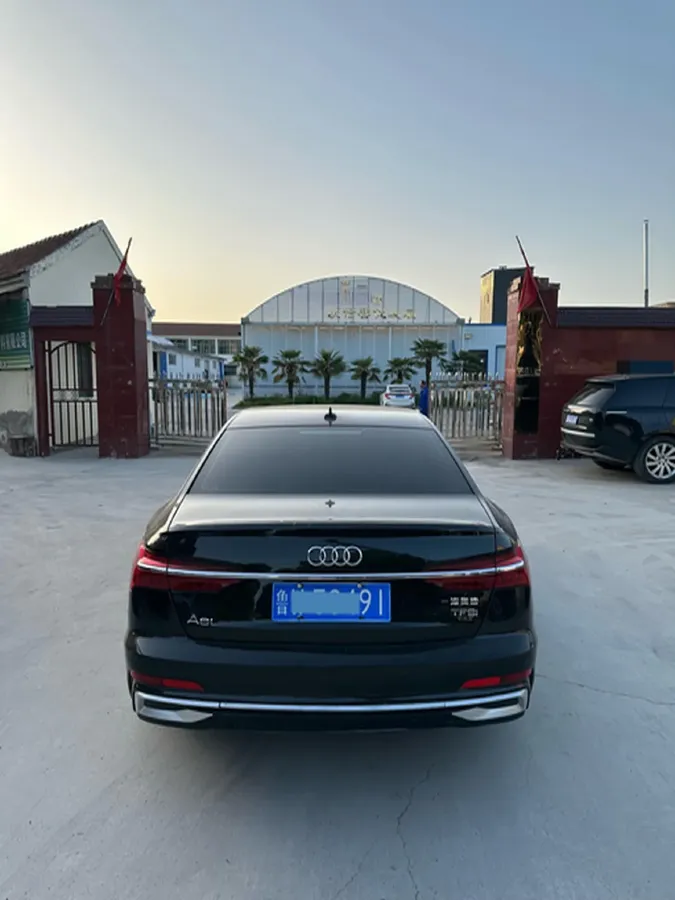 2023 Audi A6L 2.0T 190HP L4 7DCT,autocango,china used car exporter,china ev exporter,chinese used car exporter,chinese used ev exporter