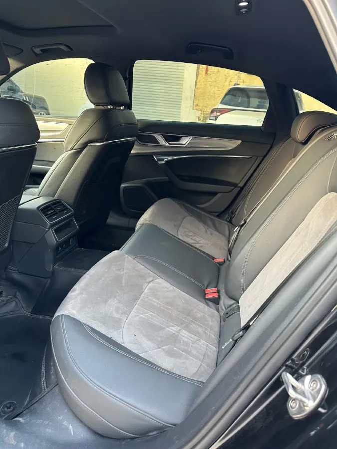 2023 Audi A6L 2.0T 190HP L4 7DCT,autocango,china used car exporter,china ev exporter,chinese used car exporter,chinese used ev exporter