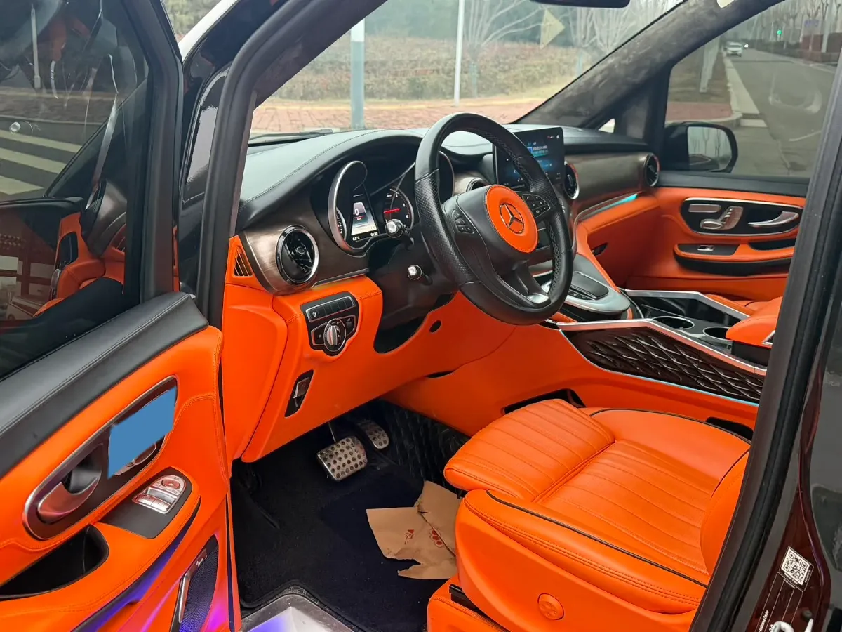 2022 Mercedes-Benz V Class 2.0T 211HP L4 9AT,autocango,china used car exporter,china ev exporter,chinese used car exporter,chinese used ev exporter