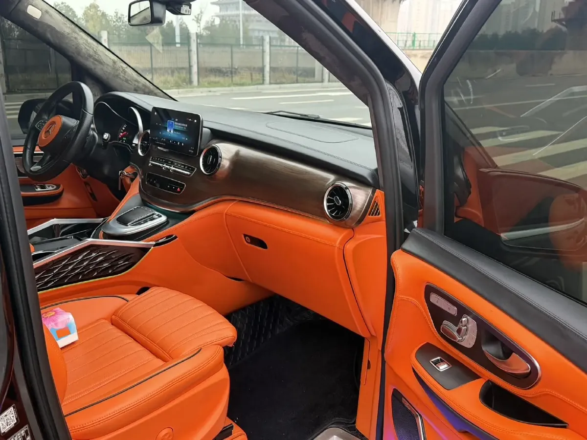 2022 Mercedes-Benz V Class 2.0T 211HP L4 9AT,autocango,china used car exporter,china ev exporter,chinese used car exporter,chinese used ev exporter