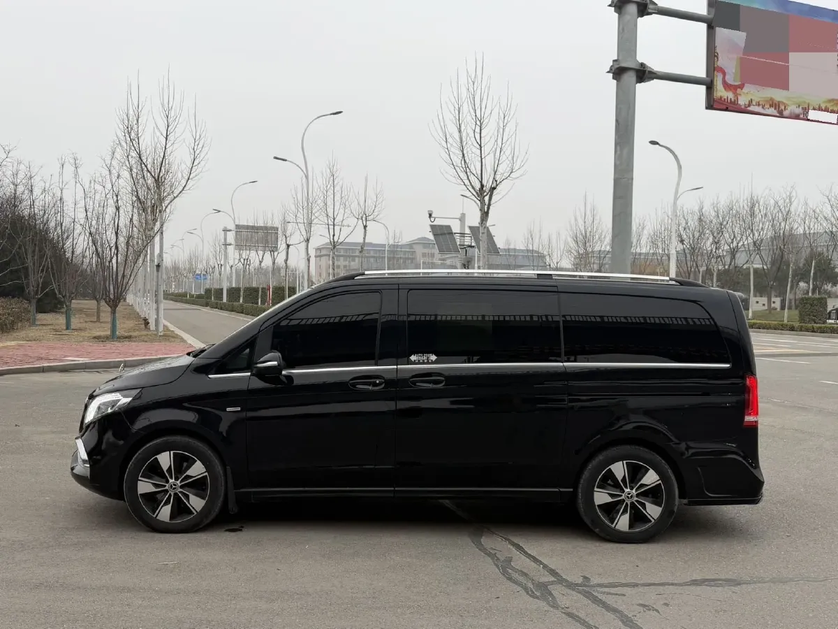 2022 Mercedes-Benz V Class 2.0T 211HP L4 9AT,autocango,china used car exporter,china ev exporter,chinese used car exporter,chinese used ev exporter