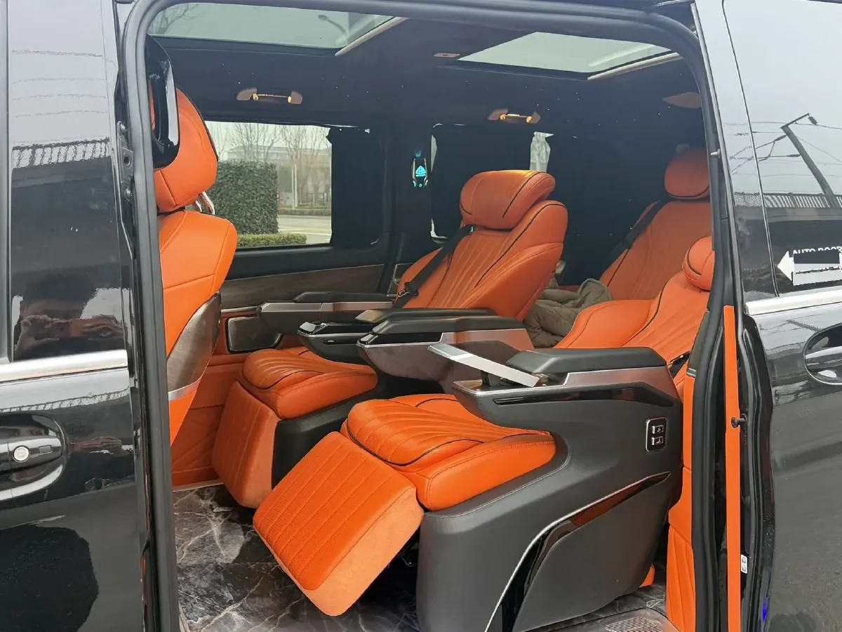 2022 Mercedes-Benz V Class 2.0T 211HP L4 9AT,autocango,china used car exporter,china ev exporter,chinese used car exporter,chinese used ev exporter