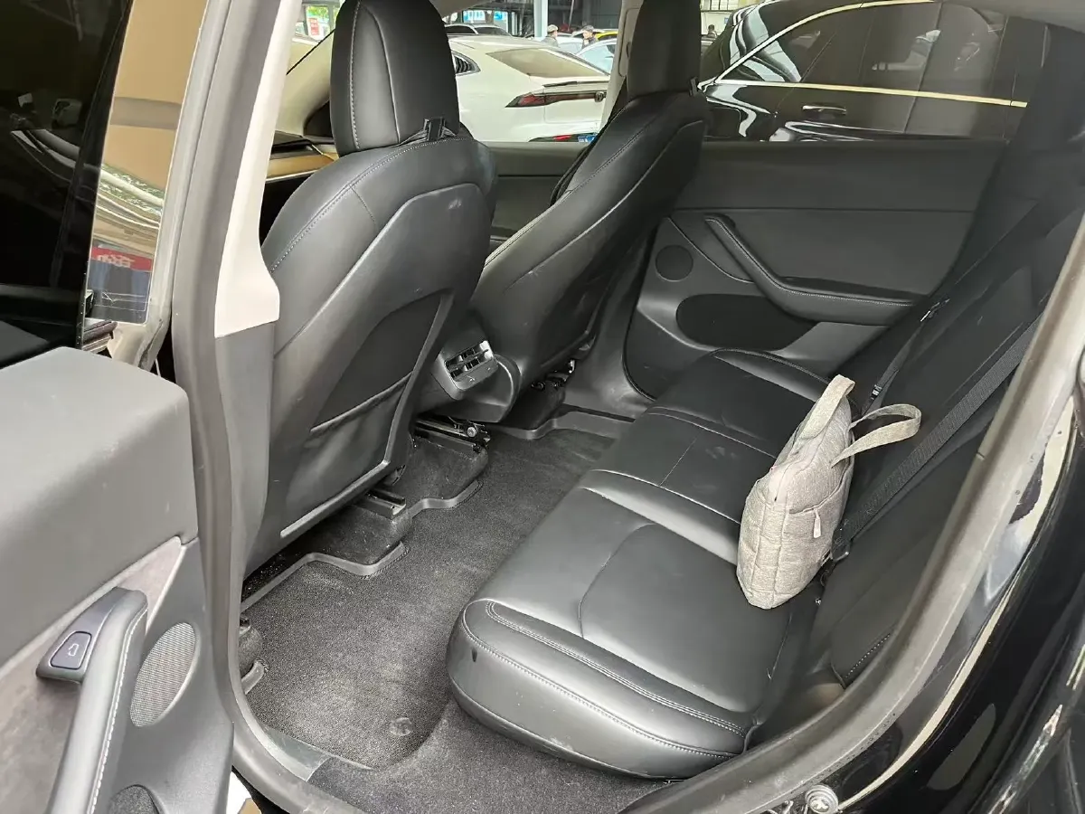 2022 Tesla Model Y BEV 60KWH,autocango,china used car exporter,china ev exporter,chinese used car exporter,chinese used ev exporter