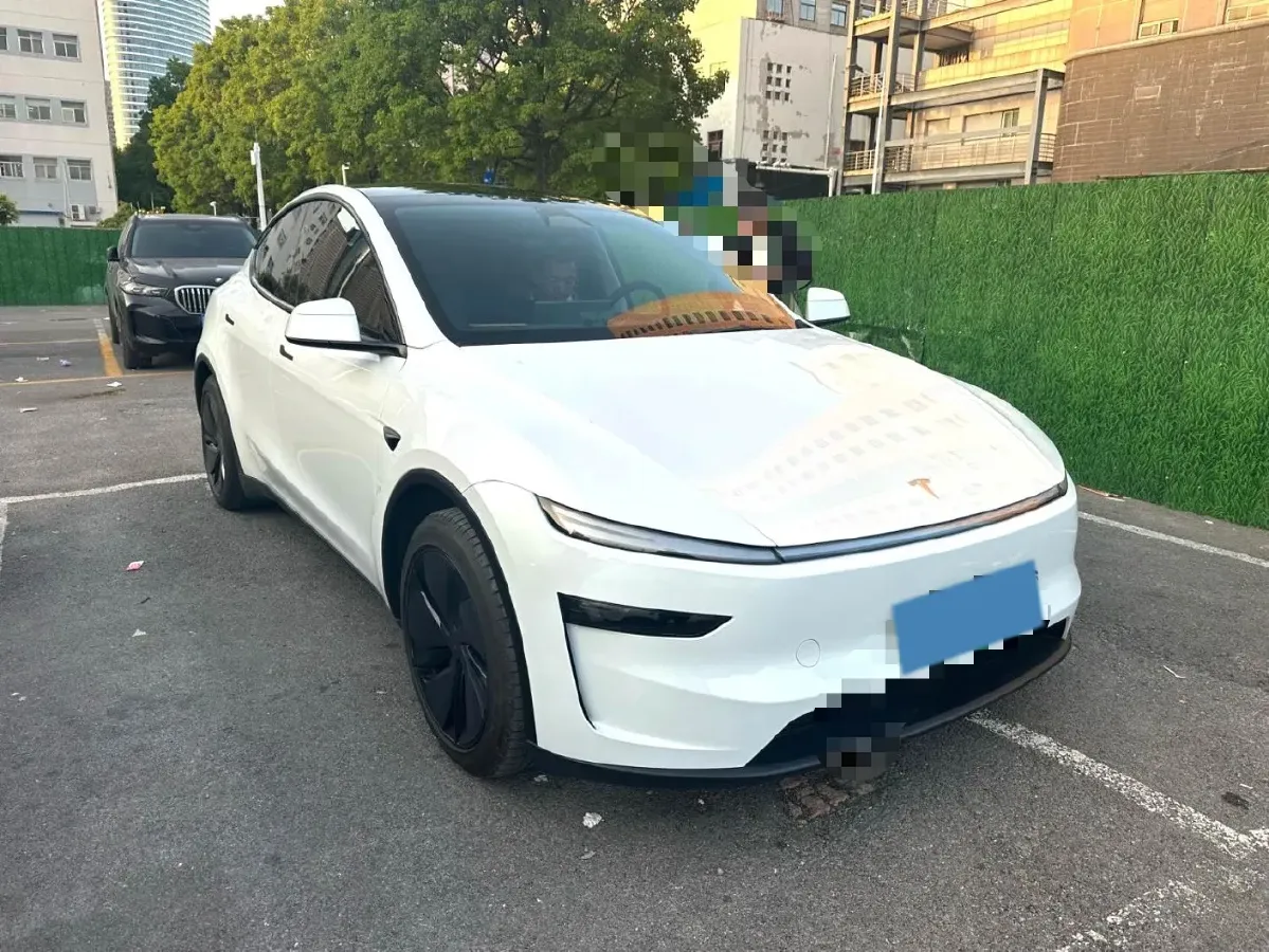 2025 Tesla Model Y BEV 62.5KWH,autocango,china used car exporter,china ev exporter,chinese used car exporter,chinese used ev exporter