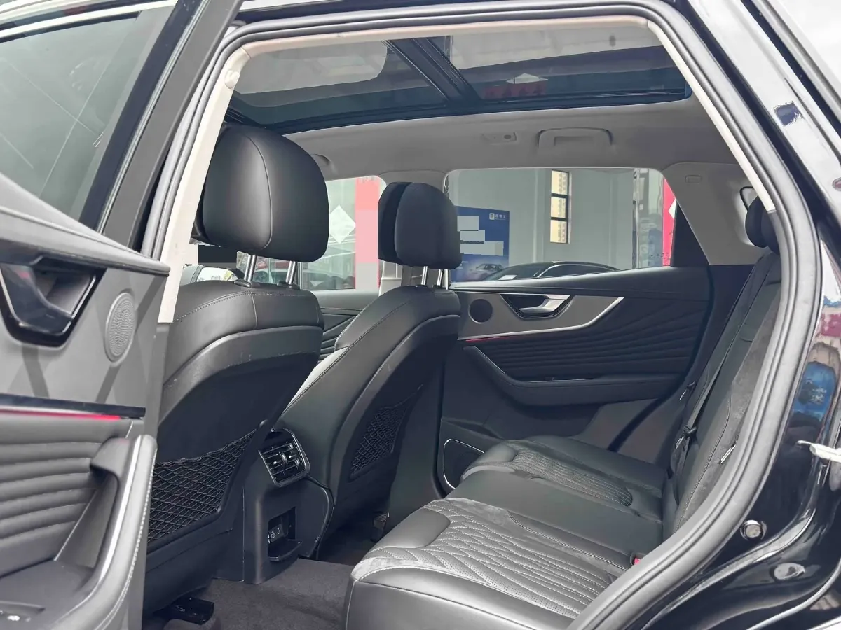 2023 HongQi HS5 2.0T 252HP L4 8AT,autocango,china used car exporter,china ev exporter,chinese used car exporter,chinese used ev exporter