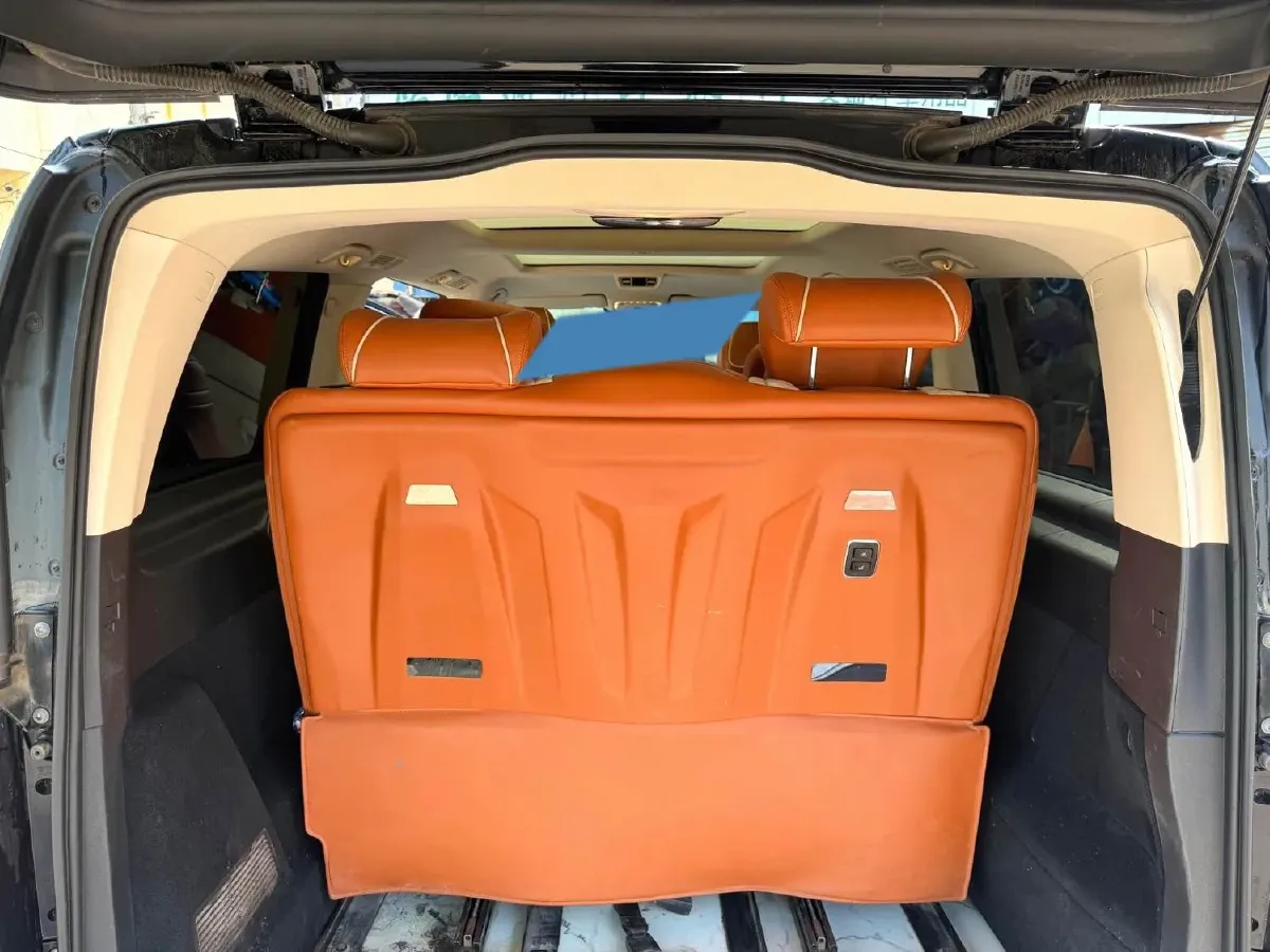 2021 Mercedes-Benz V Class 2.0T 211HP L4 9AT,autocango,china used car exporter,china ev exporter,chinese used car exporter,chinese used ev exporter