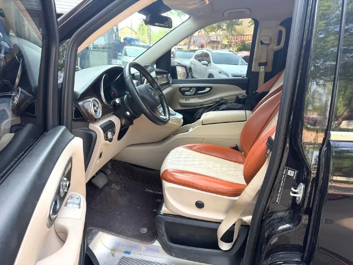 2021 Mercedes-Benz V Class 2.0T 211HP L4 9AT,autocango,china used car exporter,china ev exporter,chinese used car exporter,chinese used ev exporter